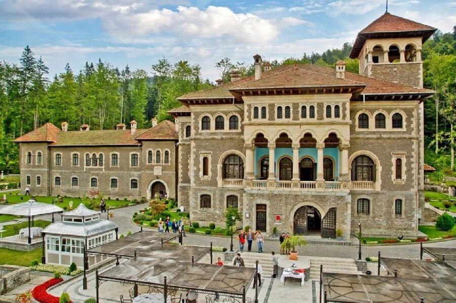 Bucharest : Wednesday, Dracula & Peles 3 Castles Tour 1 Day - A guide makes the long route worthwhile
