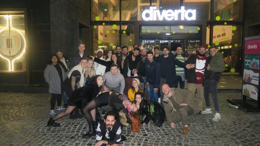 Bucharest: Weekend Pub Crawl - Who should book this experience