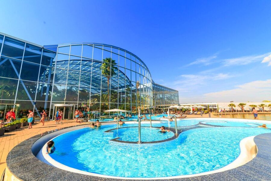 Bucuresti: Therme Bucharest Evening Entry Ticket & Transfer - How crowded will it be?