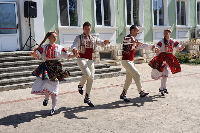 Bulgaria Day Trip: Basarabovo Monastery, Tsarevets & Arbanasi - Crossing from Bucharest into a different Bulgaria