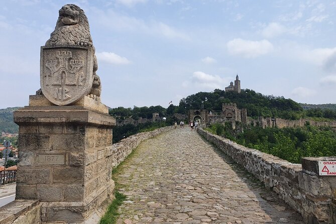 Bulgaria Day Trip: Basarabovo Monastery, Tsarevets & Arbanasi - Arbanasi and the Konstantsalieva House