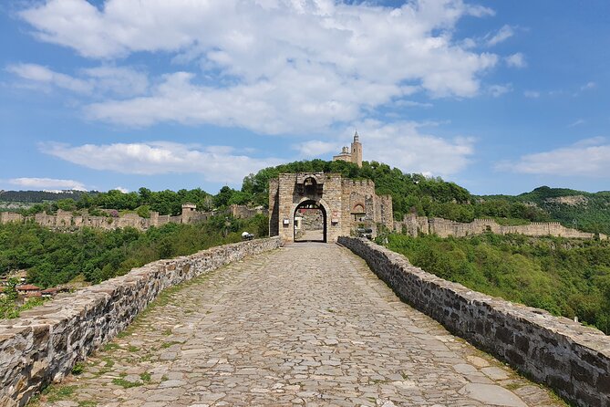 Bulgaria Day Trip - Private Tour from Bucharest - Veliko Tarnavo & Arbanasi - Basarbovo Monastery and its stone chambers