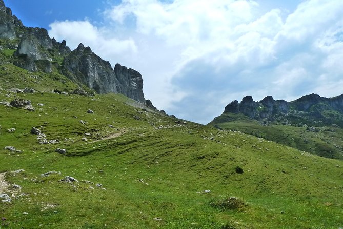 Carpathians in Romania: Bucegi Natural Park with native Spanish guide. - Poiana Gutanu and the open mountain views