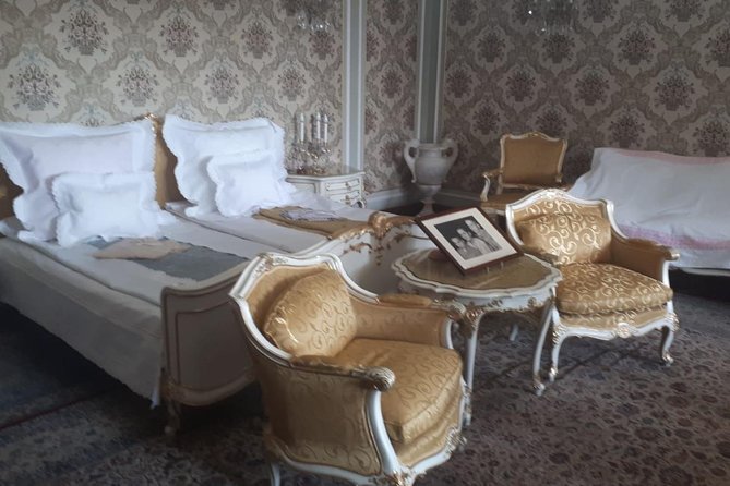 Ceausescu Villa - fast track tickets and guide - Entering Ceaușescu’s private world