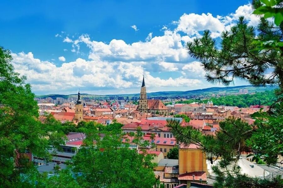 Cluj : Must-See Attractions Walking Tour - Babeș-Bolyai University brings student life into the route