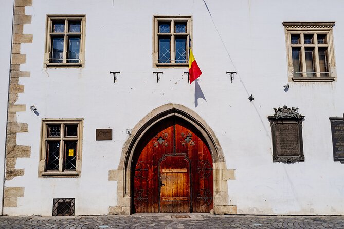 Cluj-Napoca: 2.5-Hour Guided Walking Tour - How the guide affects the experience