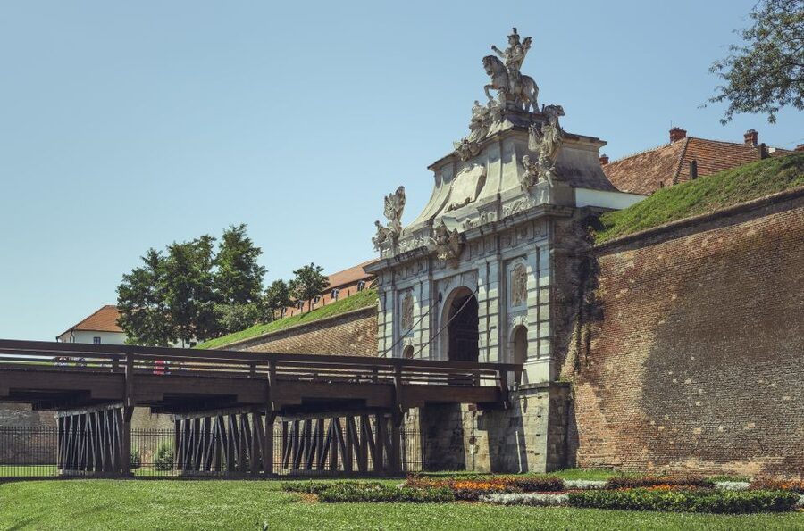 Cluj: Turda Salt Mine, Corvin Castle, Alba Carolina Tour - Who should book this day trip?