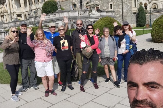 Day trip from Bucharest to Brasov, Peles & Dracula's Castle - Guides, storytelling, and the group experience
