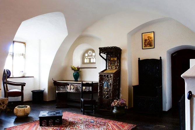 Day Trip Through Brasov in Transylvania and Bran, Peles, and Rasnov Castles - Who should book this experience?