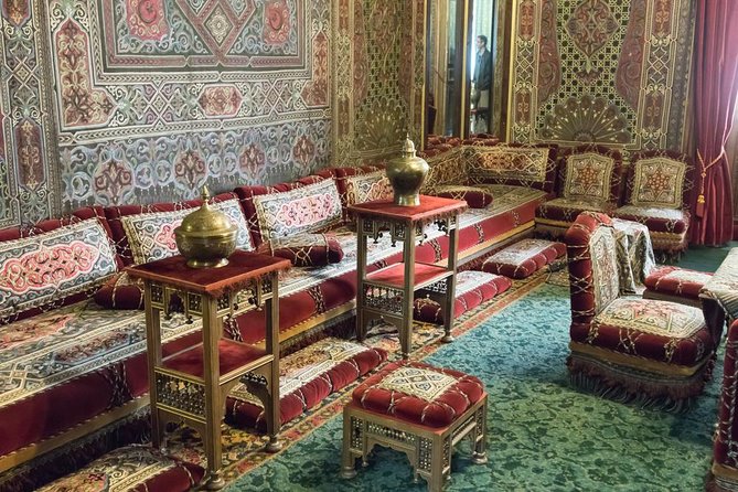 Day trip to Dracula's Castle, Peles Castle and Medieval Brasov - Timing, meeting point, and practical preparation