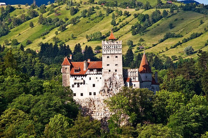 Dracula beyond the legend: 8-day private tour in Transilvania - Day 2: Târgoviște, Curtea de Argeș, and the road toward the mountains