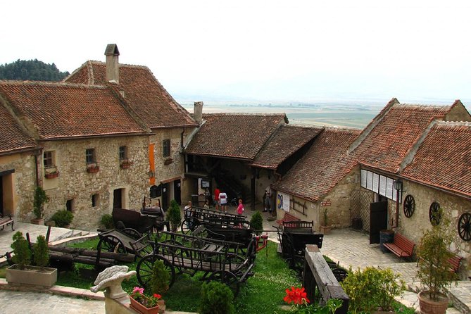 Dracula Castle, Peles Castle and Rasnov Fortress from Brasov - The vehicle and the human side of the trip