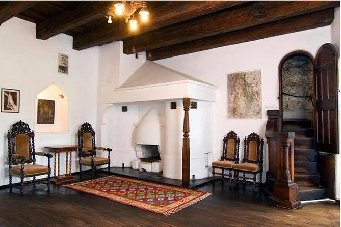 Dracula's Castle, Peles Castle and Brasov - Private Day Trip from Bucharest - What the guide adds to the experience