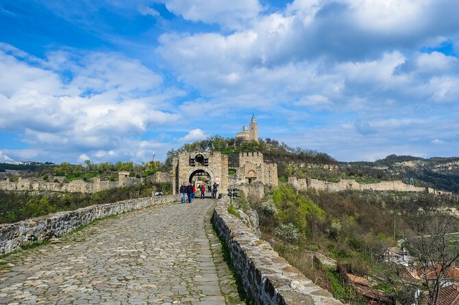 Explore Northern Bulgaria Day Trip from Bucharest - What the private vehicle adds to the price
