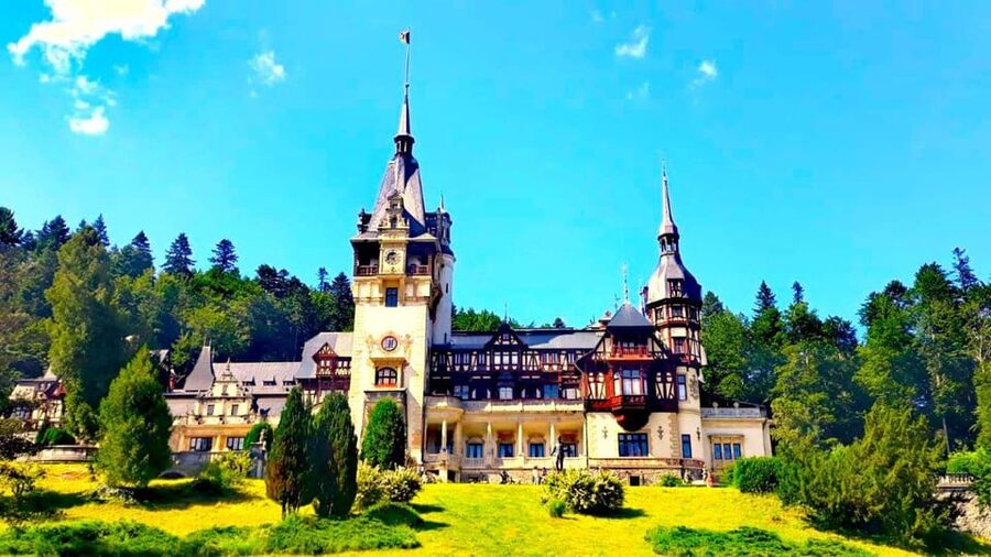 Explore Transylvania: 4-Day Unforgettable Tour - The guide can make or break the history