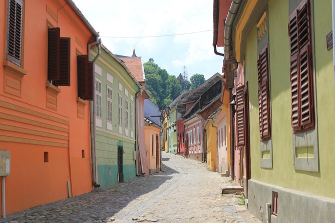 Fortified Church of Viscri and Sighisoara in Spanish (native Spanish guide). - Why these two places belong together