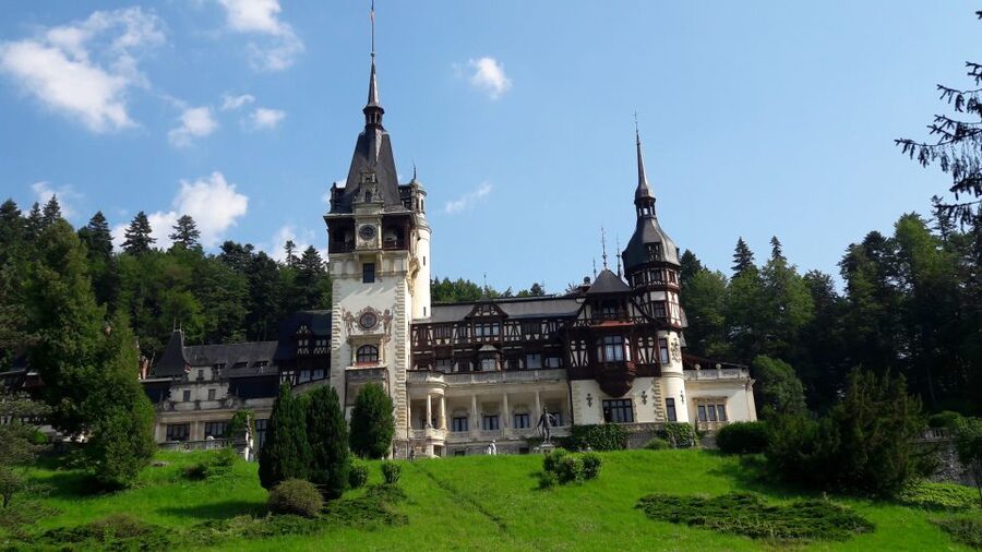 From Brasov: Peles Castle, Bran Castle & Cantacuzino Castle - Should you book this three-castle day?