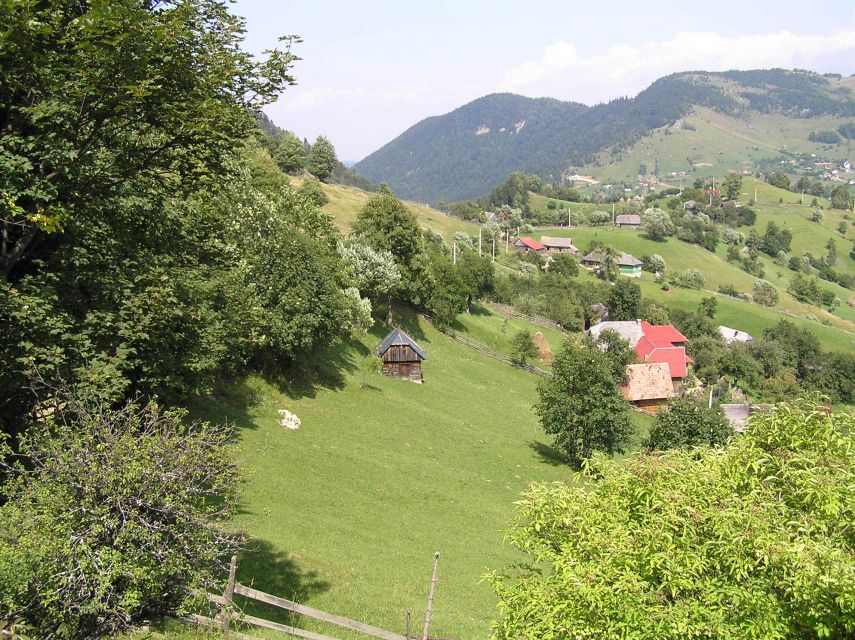 From Brasov: Romanian Mountain Villages Day Tour - How the guides shape the experience