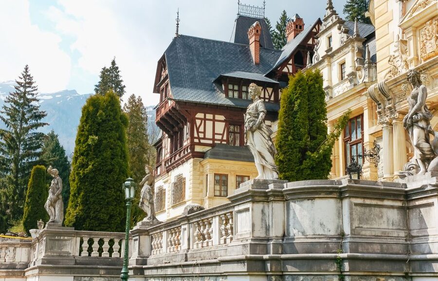 From Bucharest: Day Trip to Dracula and Peles Castle - Key points to know before booking