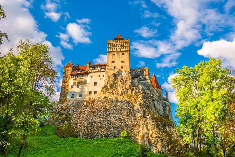 From Bucharest: Day Trip to Peles, Dracula's Castle, Brasov - What the $34 price really covers