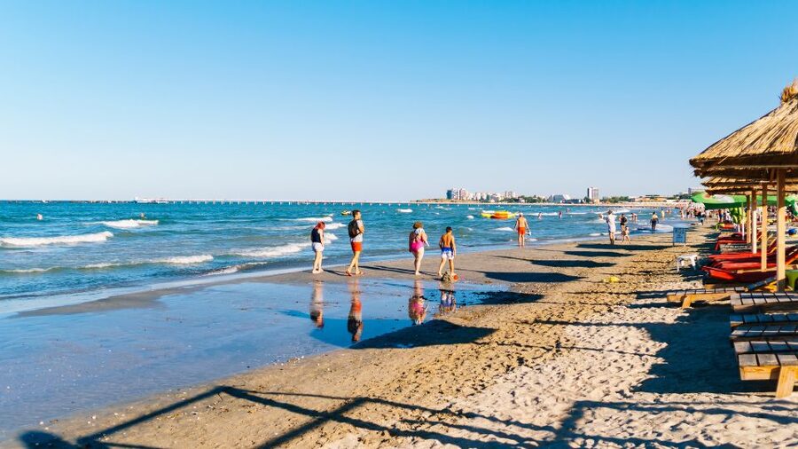From Bucharest: Full-Day History, Sun & Fun at the Black Sea - The early road east through Dobrogea