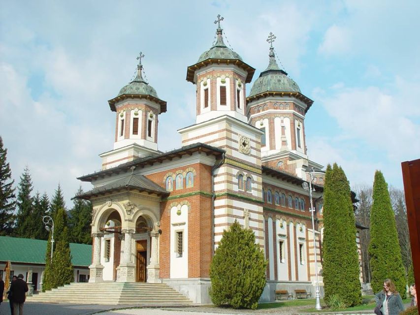 From Bucharest: Full-Day Private Dracula Tour - The guide can make the long drive worthwhile