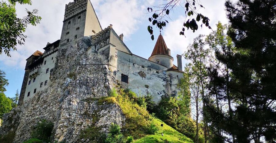 From Bucharest: Full-Day Private Dracula Tour - Sinaia and the royal world of Peles Palace