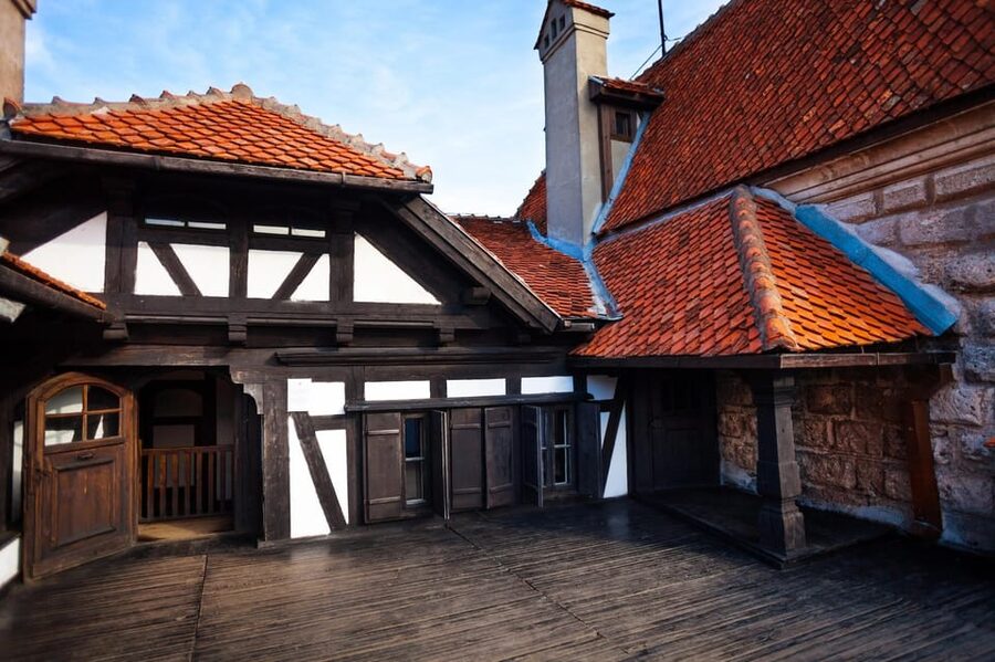 From Bucharest: Full-Day Trip to Dracula Castle - Three major sights in one very long day