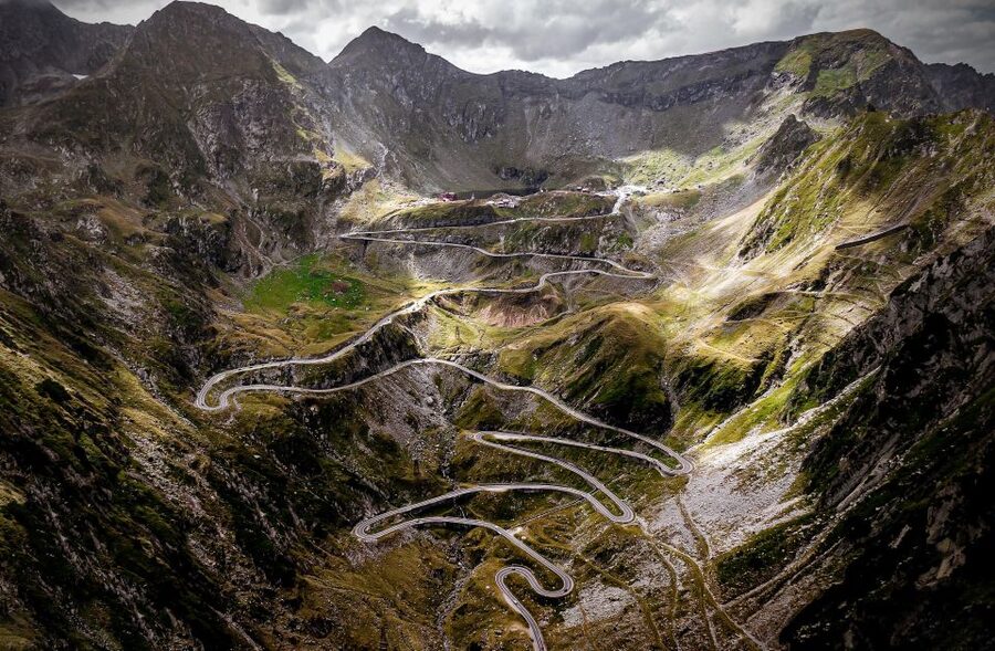 From Bucharest: Private Transfagarasan Highway Day Tour - Poenari Castle: a dramatic stop with a current limitation