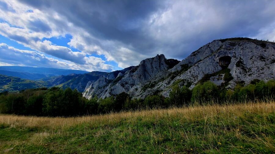 From Cluj-Napoca: Apuseni Mountains Hiking Guided Day Tour - Is $115 a fair price?