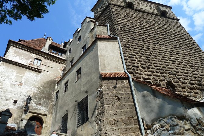 Guided visit in Spanish to the Castle of Dracula in Bran (native Spanish guide). - Why a private guide changes the experience