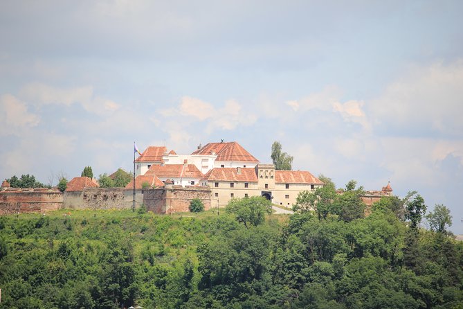 Guided visit in Spanish to the medieval center of Brasov (native Spanish guide). - Starting outside the walls at 10:00