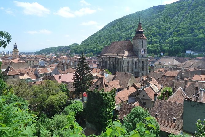 Guided visit in Spanish to the medieval center of Brasov (native Spanish guide). - Rope Street, Republicii Street, and the smaller scale of the city