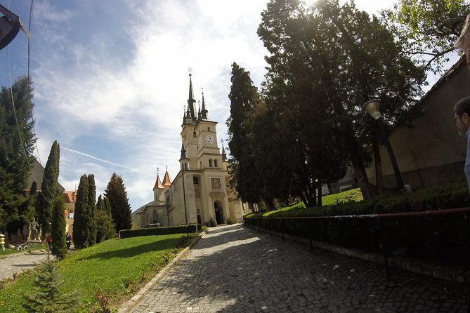 Guided visit in Spanish to the medieval center of Brasov (native Spanish guide). - Why the Spanish guide makes a difference
