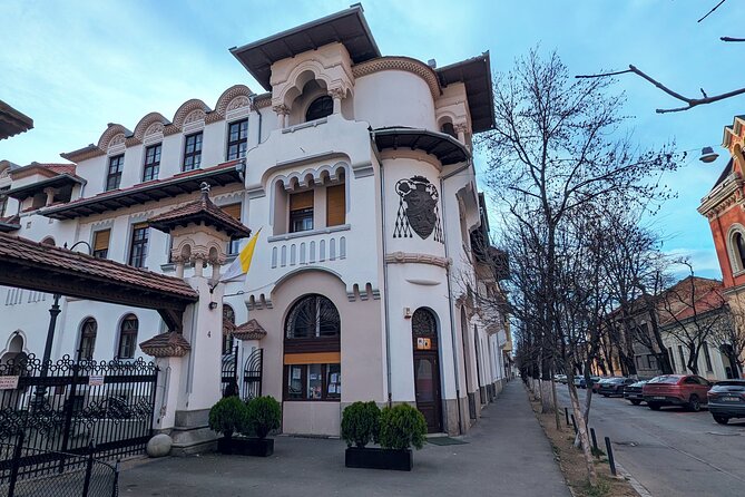 Half-Day Private Food and Wine Walking Tour Oradea Romania - Desserts at Piaţa9 before the fortress