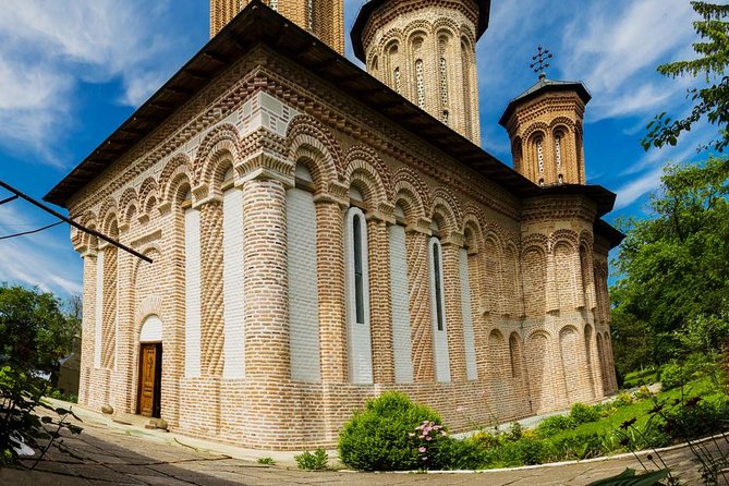 Half-Day Private Sightseeing Tour of Bucharest and its Surroundings Package - The long city drive and Bucharest’s French connection