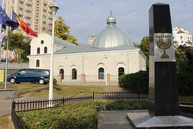 Iasi City Tour - Roznovanu Palace and the National Theatre