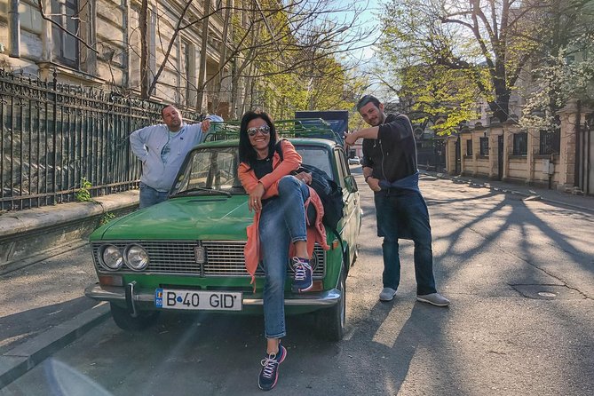 Instahood Stories - The unrestored villa and Bucharest’s old facades