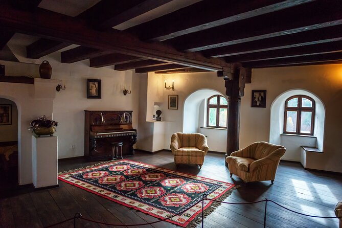 Legends&Wildlife Awaits: Dracula's Castle & Bear Sanctuary - The mountain drive toward Bran Castle