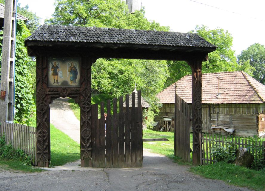 Maramures: 2 Days in Rural Romania - A traditional lunch, with time to taste the region