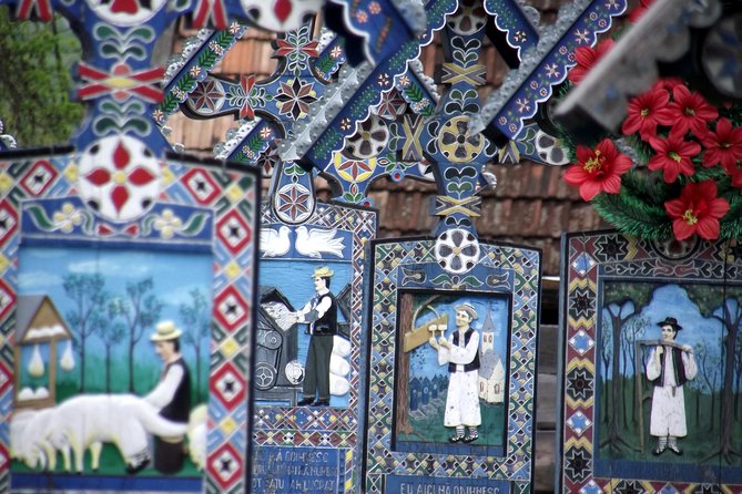 Maramures best, full day tour from Cluj - Inside a traditional home and the meaning of a dowry room
