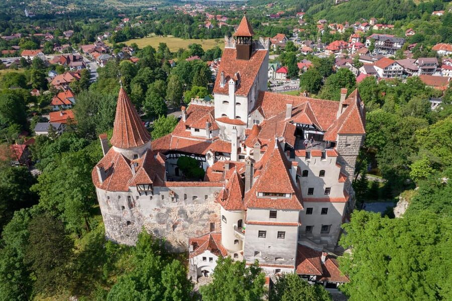 Minivan 8: Peles & Dracula's Castle and Brasov Full-Day Trip - Practical details that can save you trouble
