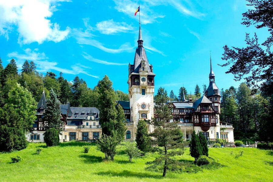 Minivan 8 Places : Dracula Castle, Peles, & Brasov Day Tour - Why this route works from Bucharest