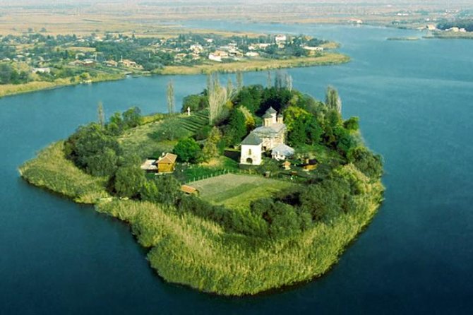 Mogosoaia Palace & Snagov Monastery: Private tour from Bucharest - Transport, timing, and comfort