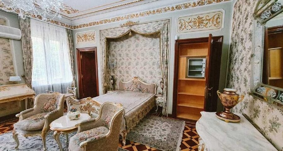 Palace of the Parliament, Village Museum & Ceaușescu Mansion - Booking details that matter