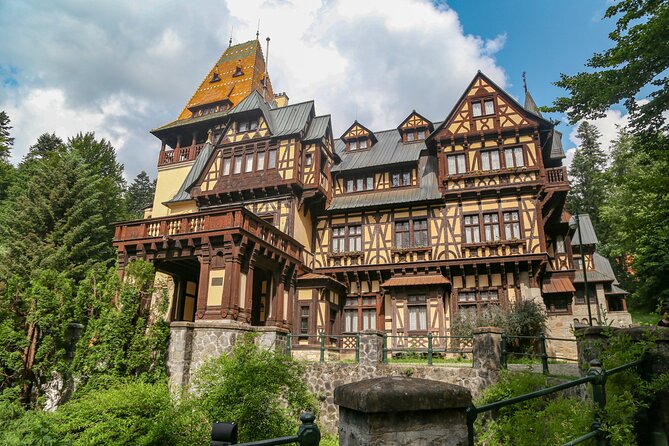 Peles and Cantacuzino Castles Small Group Day Tour from Brasov - Why Peleș Castle is worth the early start