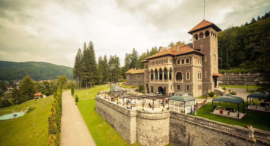 Peles & Cantacuzino Castles: Gourmet Wine & Cultural trip - A practical eight-hour plan
