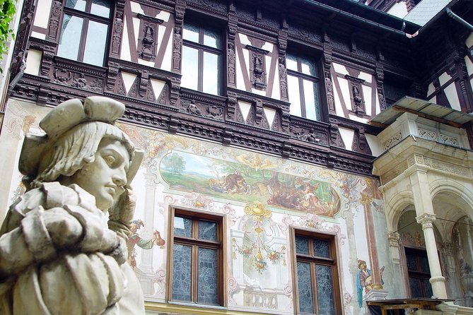 Peles Castle Skip-The-Line Guided Tour - Why Peleș Castle is worth your time