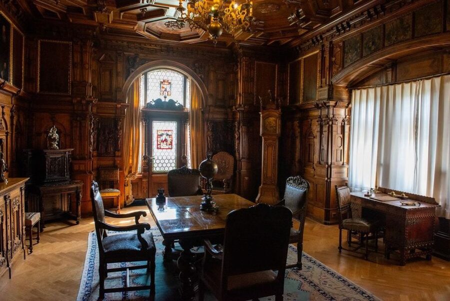 Peles, Dracula's Castles & Brasov: Private Day Trip & Pickup - Is $179 a fair price?