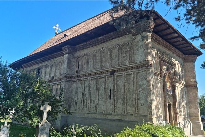 Princely Court of Târgoviște and Curtea de Argeș Monastery - What the private vehicle changes